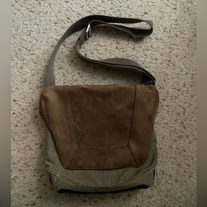 Rugged Adventure-Ready Keen Crossbody Bag
